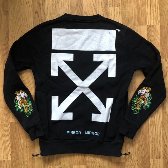 OFF-WHITE (Size XS) Tiger Sleeve Black Crewneck - Picture 3 of 11